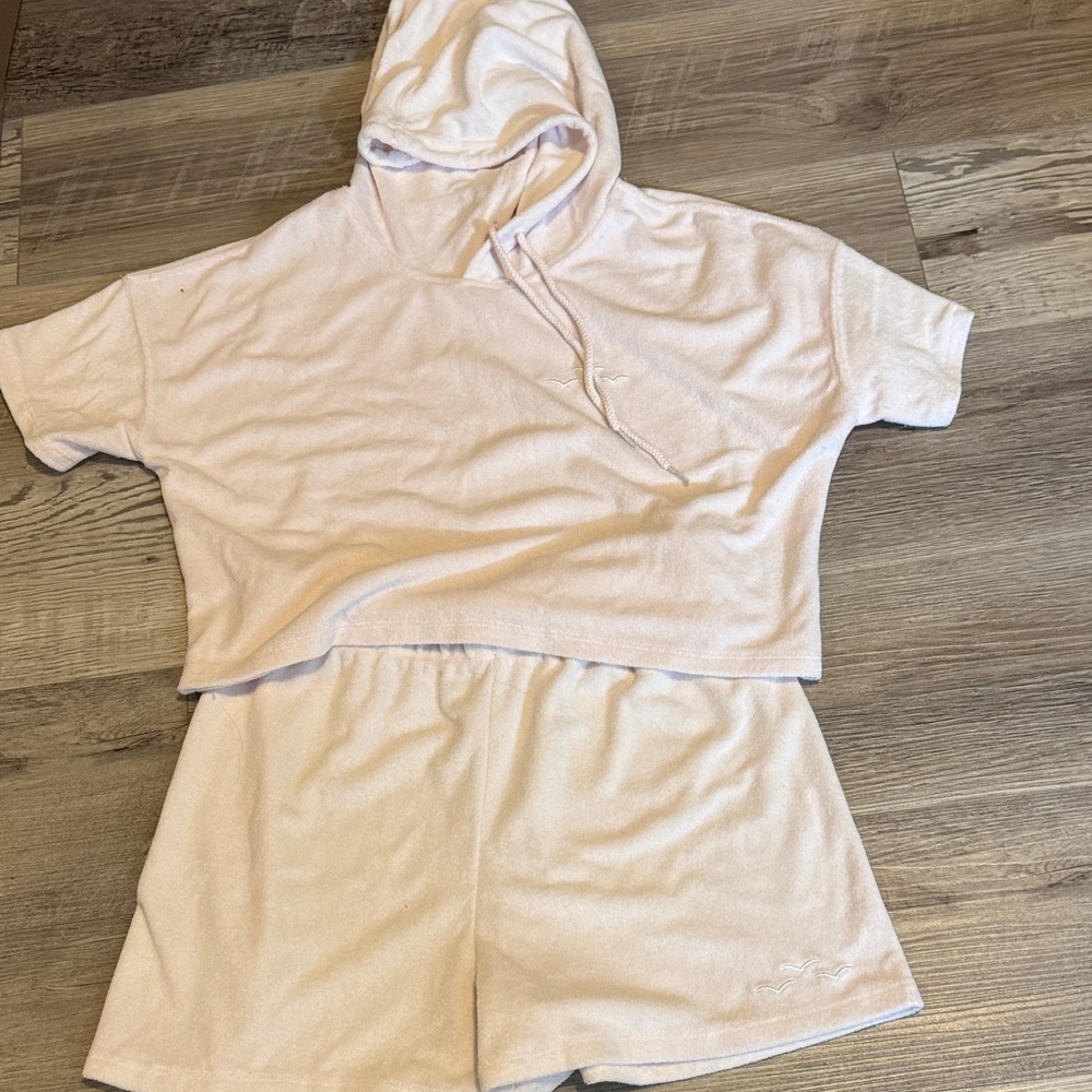 Women's Cozy Short Sleeve Hoodie and Shorts Set - Light Pink